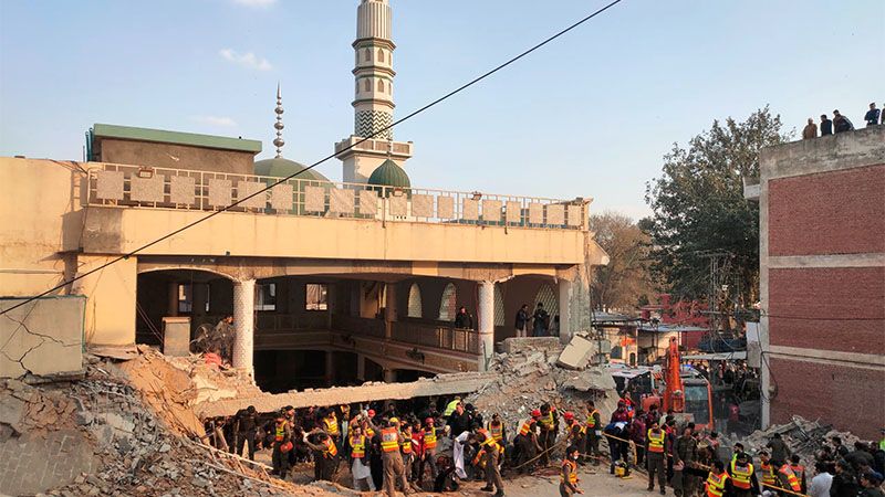 Aumentan a 93 los muertos en el atentado contra la mezquita en Peshawar