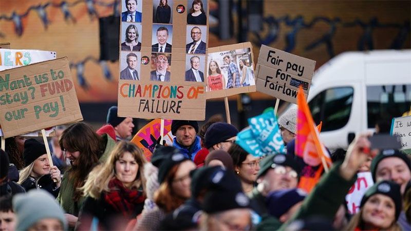 Los trabajadores en Reino Unido protagonizan la mayor huelga en una d&eacute;cada