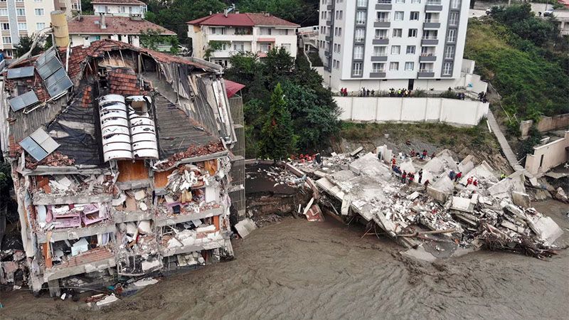 Cinco muertos por inundaciones en Turqu&iacute;a en zonas afectadas por los se&iacute;smos