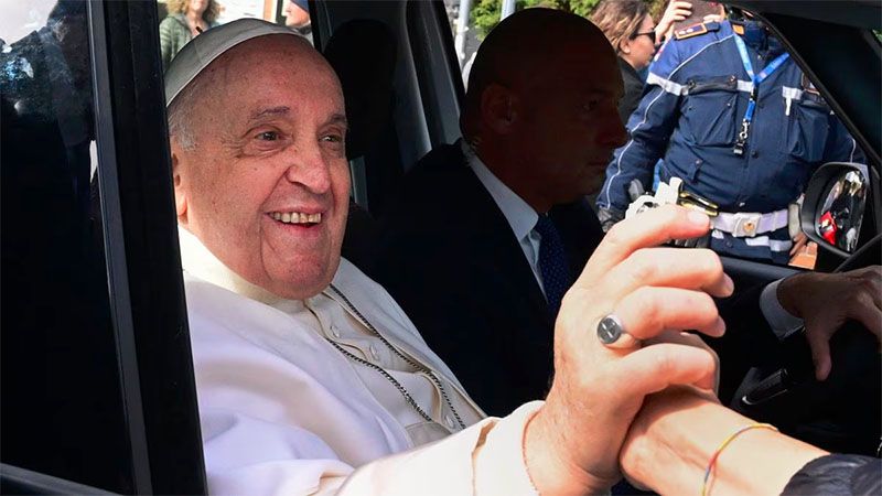 El papa Francisco sale del hospital tras tres noches ingresado con bronquitis