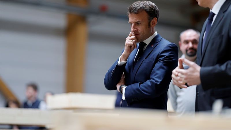 Manifestantes abuchean a Macron en Francia por reforma de pensiones