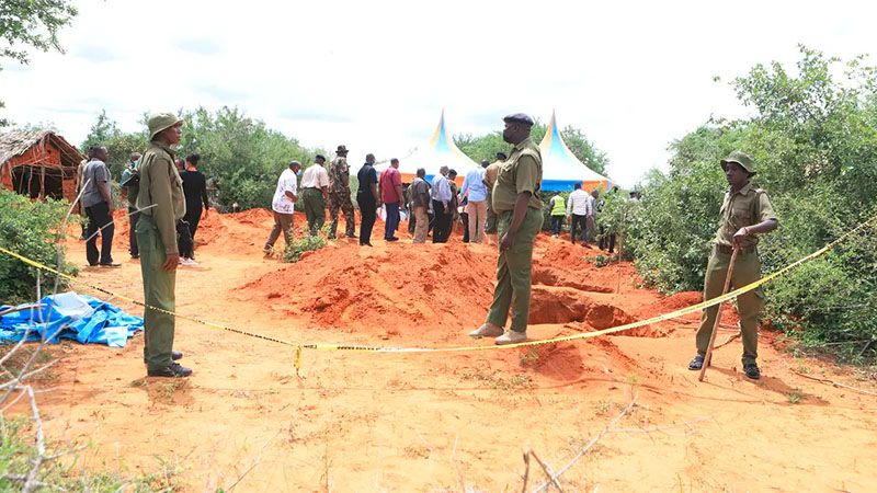 Aumentan a 150 los cad&aacute;veres hallados en los terrenos de una secta cristiana en Kenia