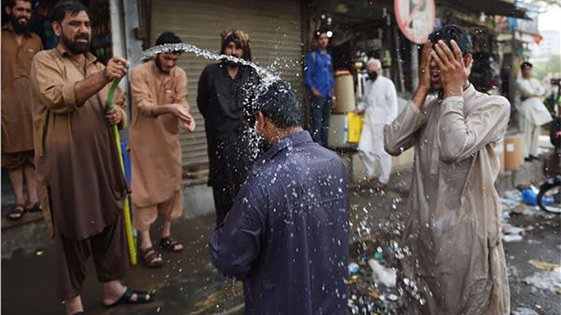 Pakist&aacute;n padece una ola de calor con temperaturas que rozan los 50 grados