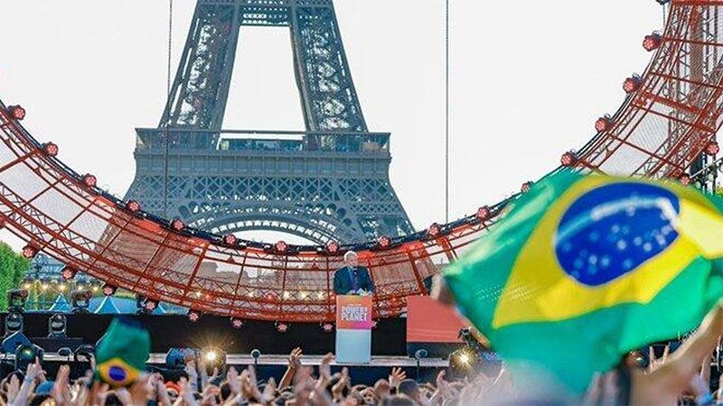 Lula critica a los pa&iacute;ses desarrollados desde la Torre Eiffel: &ldquo;Deben pagar una deuda hist&oacute;rica&rdquo;