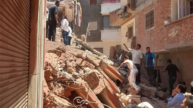 Nueve muertos tras derrumbe de un edificio en El Cairo