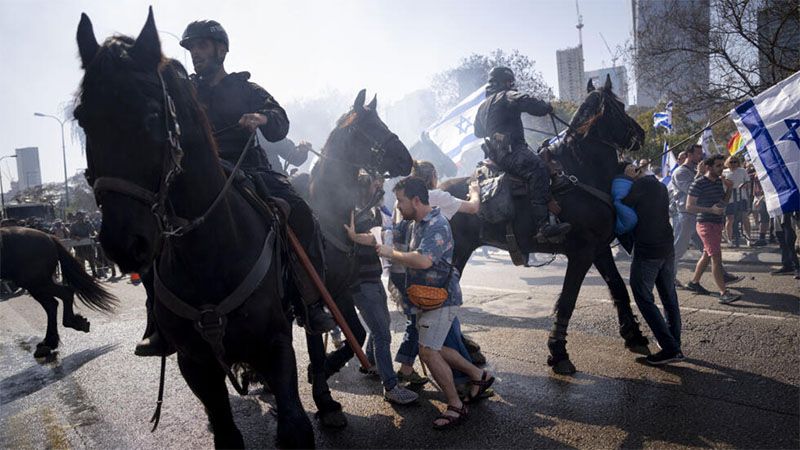 La Polic&iacute;a israel&iacute; emplea la fuerza contra las protestas por la reforma judicial