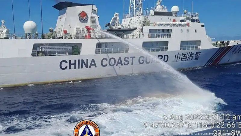 China justifica uso de ca&ntilde;ones de agua contra barcos filipinos para &ldquo;evitar confrontaci&oacute;n&rdquo;