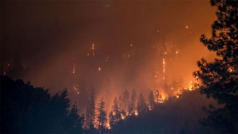 Los incendios forestales en Canad&aacute; obligan a evacuar por completo la localidad de Hay River