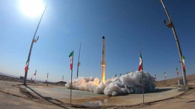 Irán pone con éxito en órbita terrestre su tercer satélite militar ‘Nur 3’