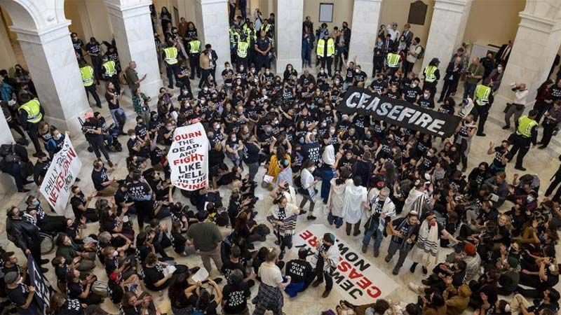 M&aacute;s de 300 detenidos por las protestas en el Capitolio de EEUU para exigir un alto el fuego en Gaza