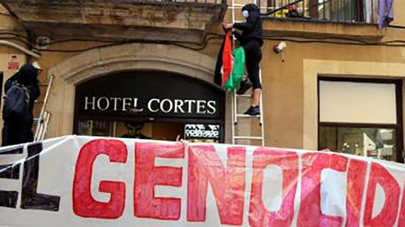 Ocupan un hotel en Barcelona de un magnate israel&iacute; para denunciar el &ldquo;genocidio&rdquo; en Gaza