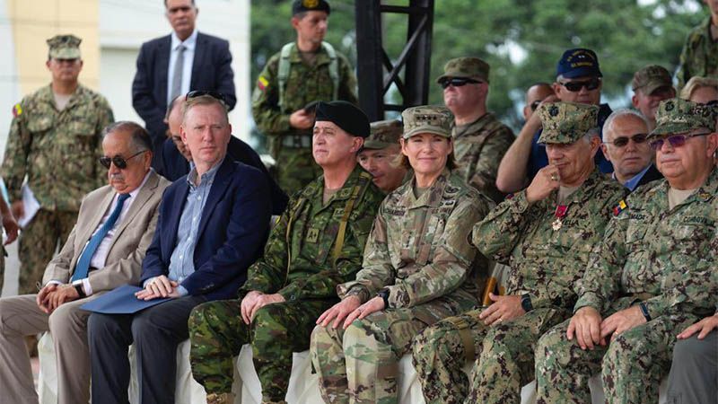 Estados Unidos entrega equipamiento militar a Ecuador