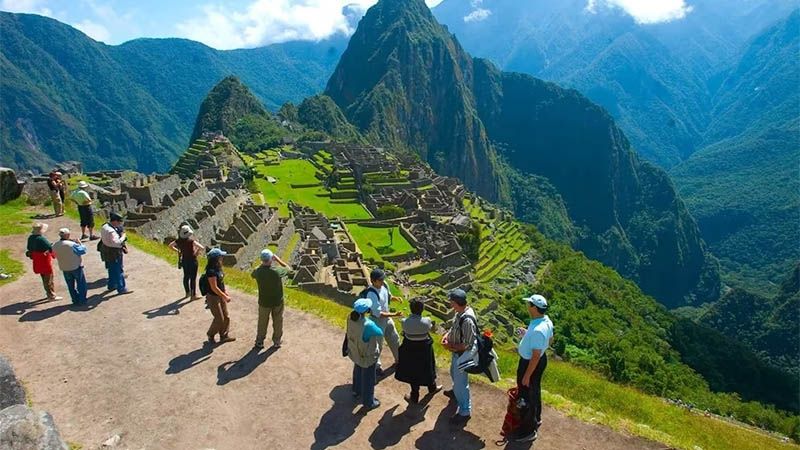 Acuerdo en Per&uacute; pone fin a protestas que afectaron turismo en Machu Picchu