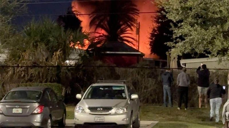 Varios muertos tras estrellarse una avioneta contra un parque de casas m&oacute;viles en Florida