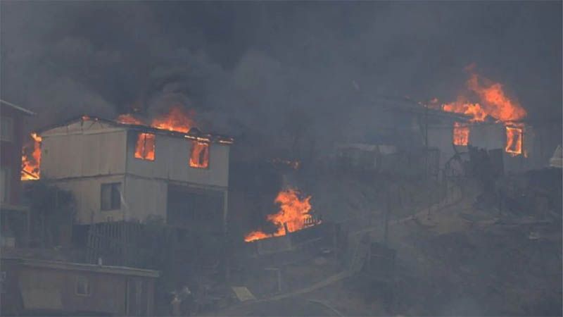 Aumentan a 112 los fallecidos en los devastadores incendios de Chile