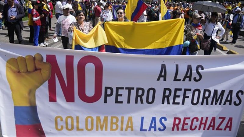 Marchas de protesta en Colombia contra el gobierno de Gustavo Petro