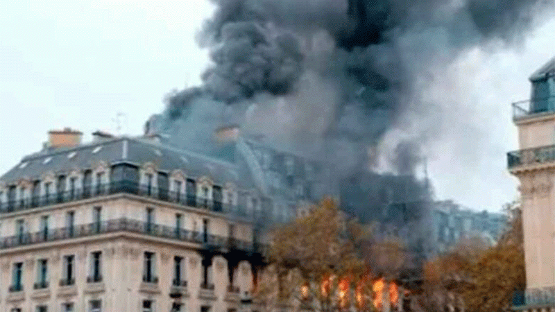 Más de tres muertos por un incendio en un edificio residencial en el centro de París