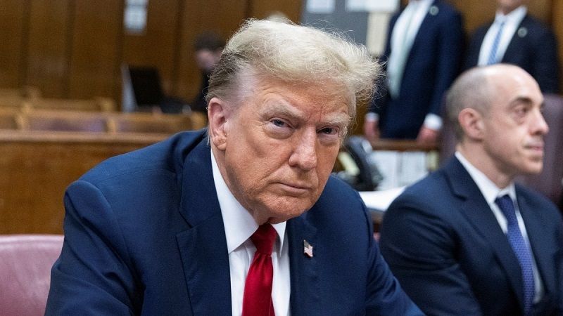 Trump denuncia una “persecución política”  al inicio de su primer juicio penal en Nueva York