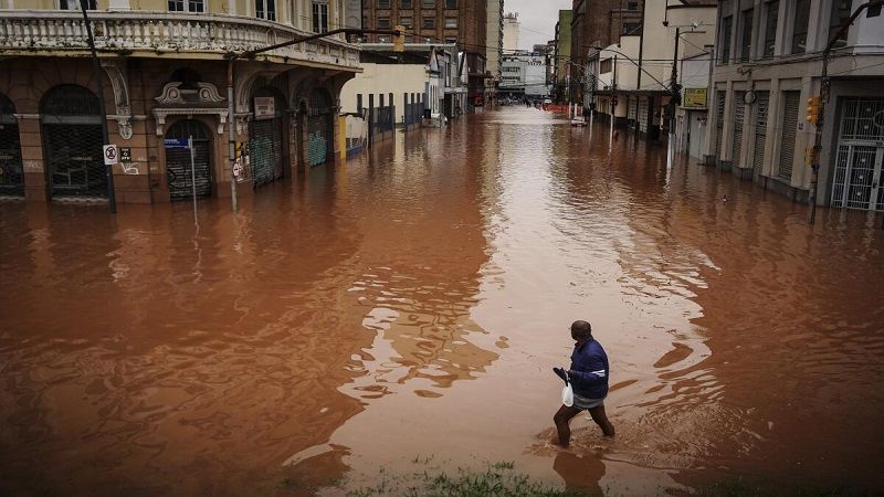 Aumentan a 107 los muertos por las inundaciones provocadas por las fuertes lluvias en el sur de Brasil