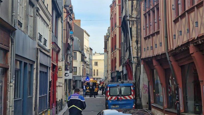 La Polic&iacute;a francesa mata a un hombre que trataba de prender fuego a una sinagoga en Rouen