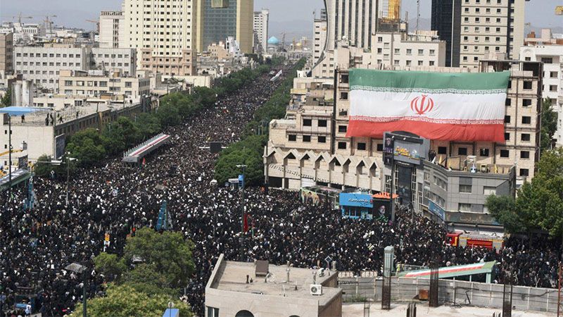 Millones de iran&iacute;es inundan calles de Mashad para dar el &uacute;ltimo adi&oacute;s a su m&aacute;rtir presidente