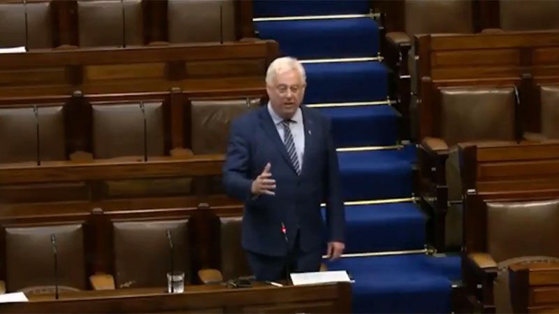 Diputado irland&eacute;s rompe en llanto durante discurso sobre Gaza: &ldquo;Que Netanyahu arda en el infierno&rdquo;