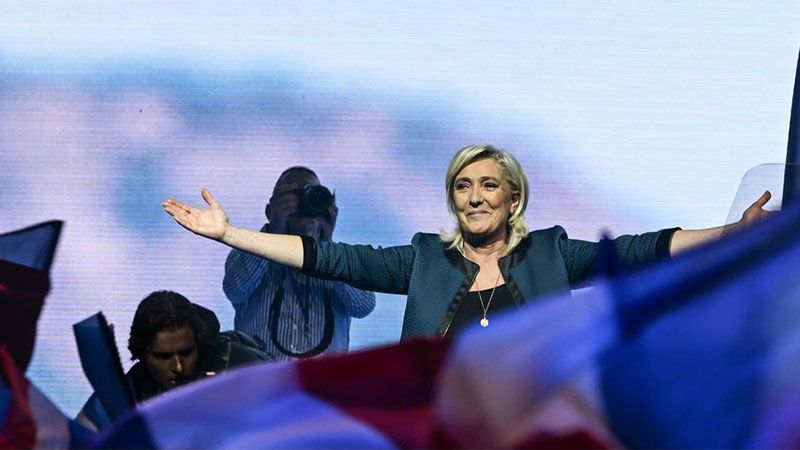 La ultraderecha de Le Pen gana la primera vuelta y podr&iacute;a lograr la mayor&iacute;a absoluta