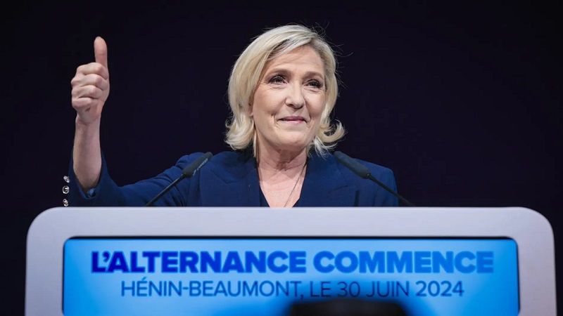 Le Pen se compromete a bloquear el despliegue de tropas en Ucrania