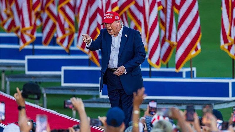 Trump reta al &ldquo;dormil&oacute;n&rdquo; Biden a otro debate y a un partido de golf