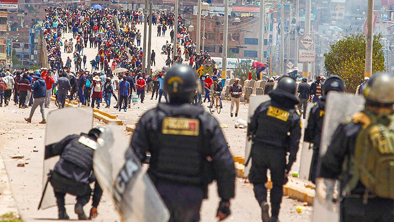 M&aacute;s de 100 muertos en la represi&oacute;n de protestas estudiantiles en Banglad&eacute;s