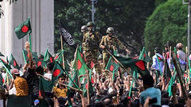 Los militares toman el control de Bangladesh tras huida de Hasina