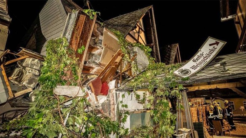 Dos muertos y varios heridos en el derrumbe de un hotel en Alemania