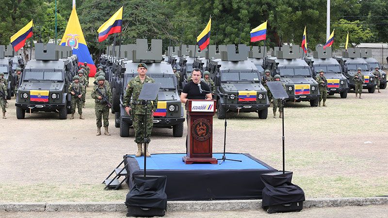 Noboa entrega a las Fuerzas Armadas 51 veh&iacute;culos t&aacute;cticos y blindados israel&iacute;es para enfrentar el conflicto interno