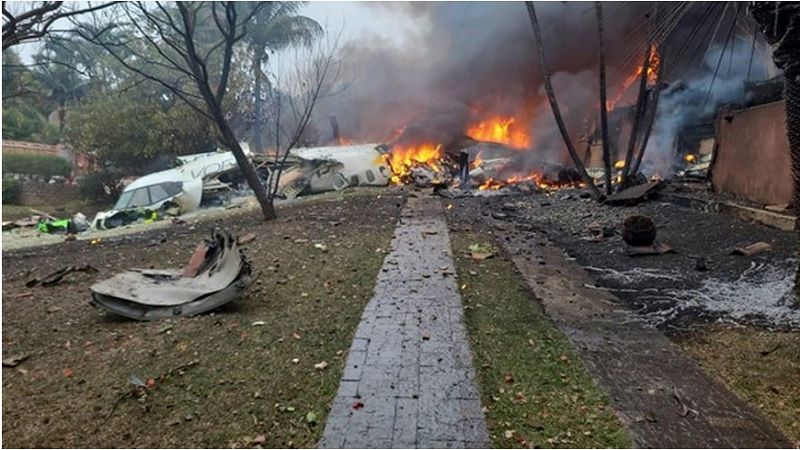 Mueren 62 personas tras estrellarse un avi&oacute;n de pasajeros en el estado de Sao Paulo