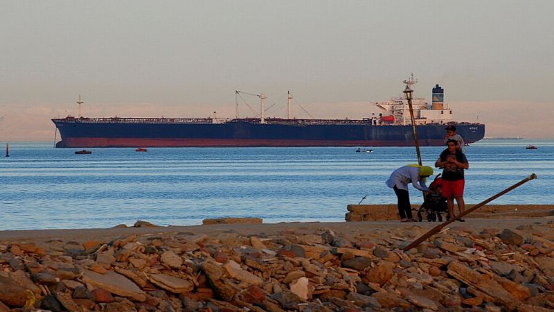 Filipinas pide a sus marinos que eviten navegar en el mar Rojo