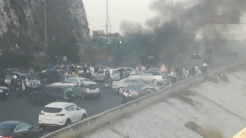 bloquear las calles en Líbano